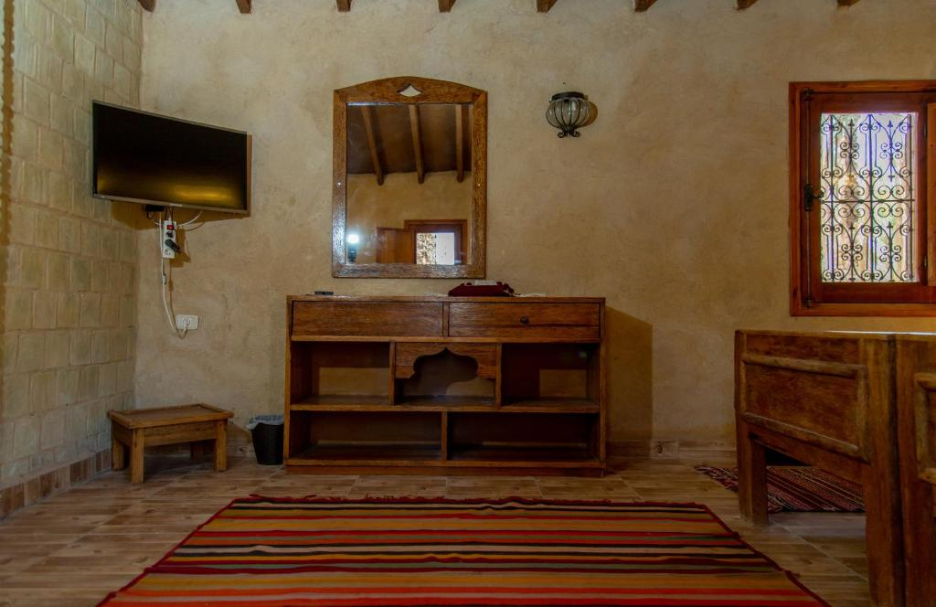 listing card gallery