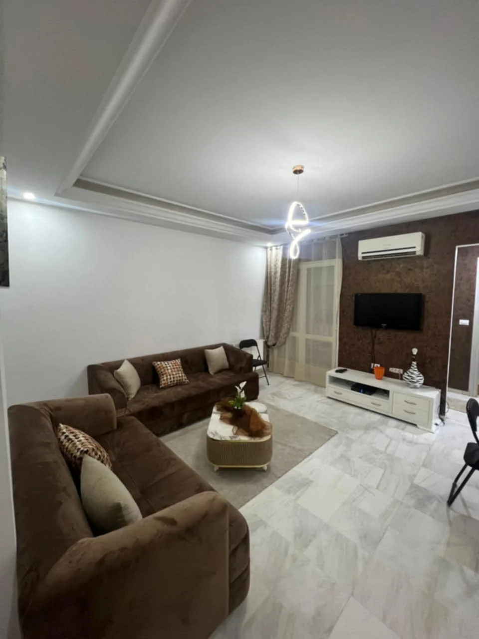 listing card gallery